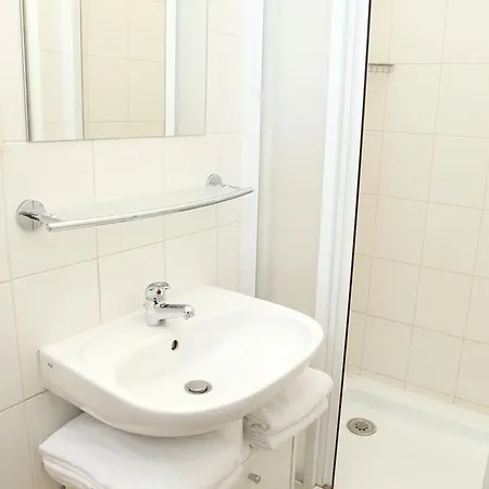 Old Town Apartment *